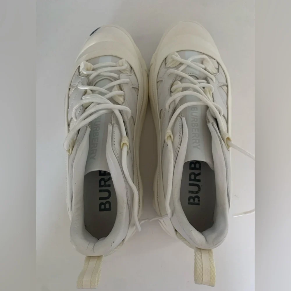 Burberry Arthur Chunky Trainers Size EU 39/US Size 9 White Sneakers - Picture 2 of 9